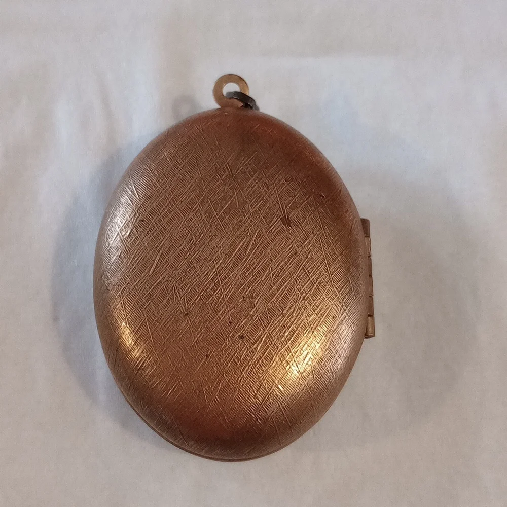 Labradorite Locket - Picture 4 of 4